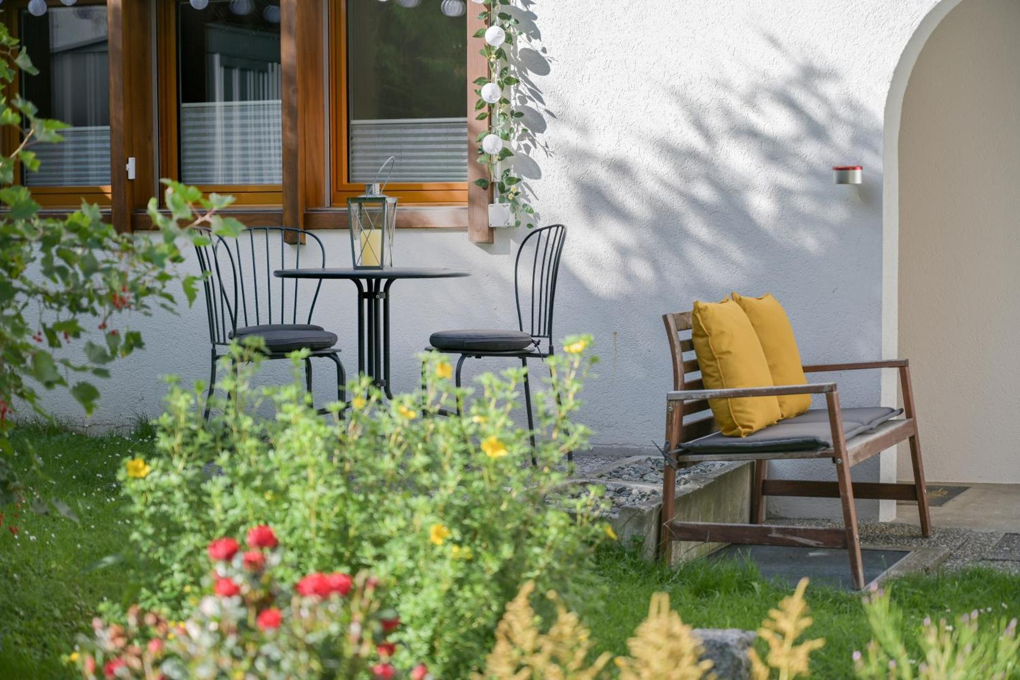 Ambassador Yellow Home Grächen Εξωτερικό φωτογραφία
